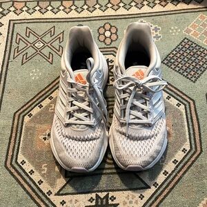 Adidas Bounce Tennis Shoes NWOT